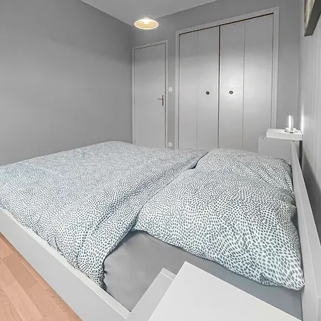 Pied-a-terre A